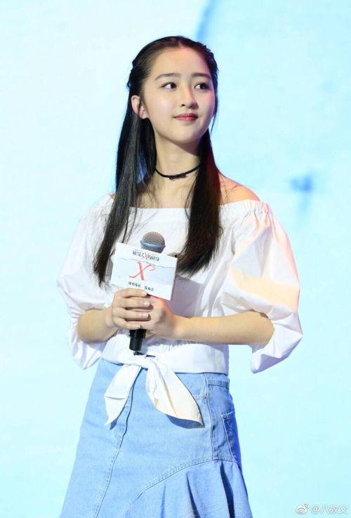 娱乐吃瓜徐娇是谁扮演的,从童星到时尚达人,她如何成为娱乐圈的“吃瓜女王”?